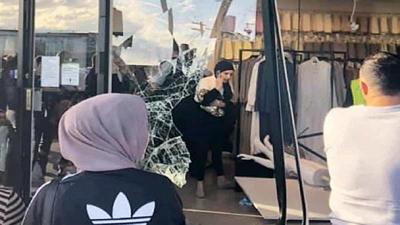 シドニーのイスラム教徒向け洋服店に車で攻撃