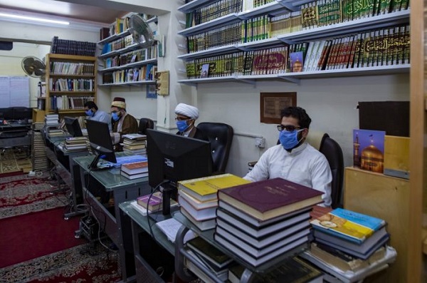 مراحل تحقيق المخطوطات في مركز إحياء التراث للعتبة العباسية المقدسة