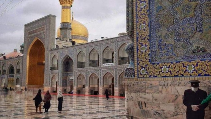 Открылись священные гробницы имама Резы и ее светлости Фатимы Масумы (мир им)