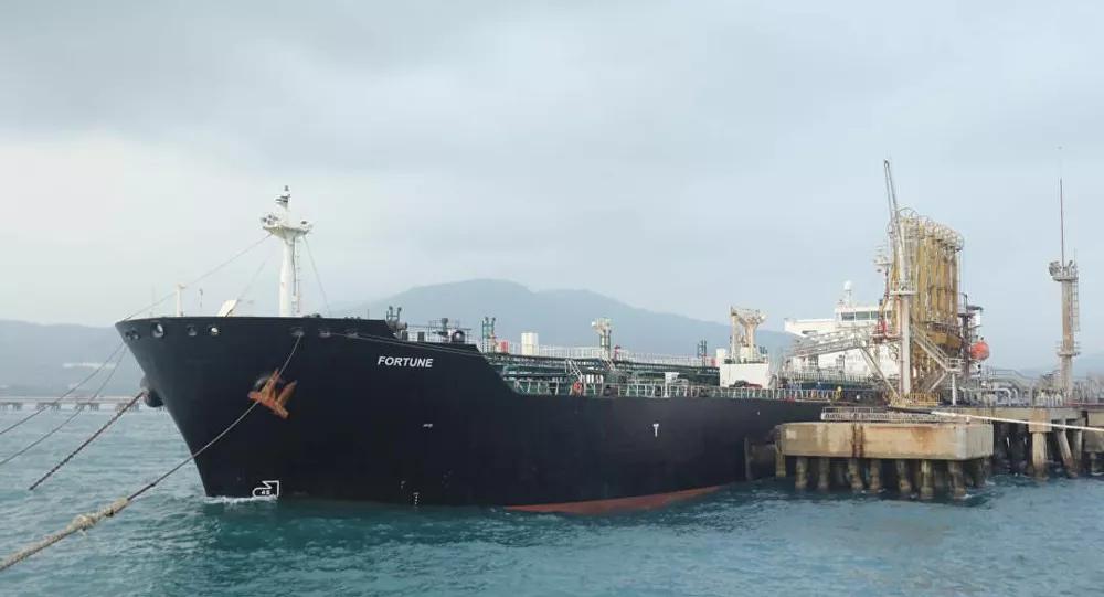 Chegada de petroleiros iranianos à Venezuela desafia bloqueio dos EUA, diz especialista