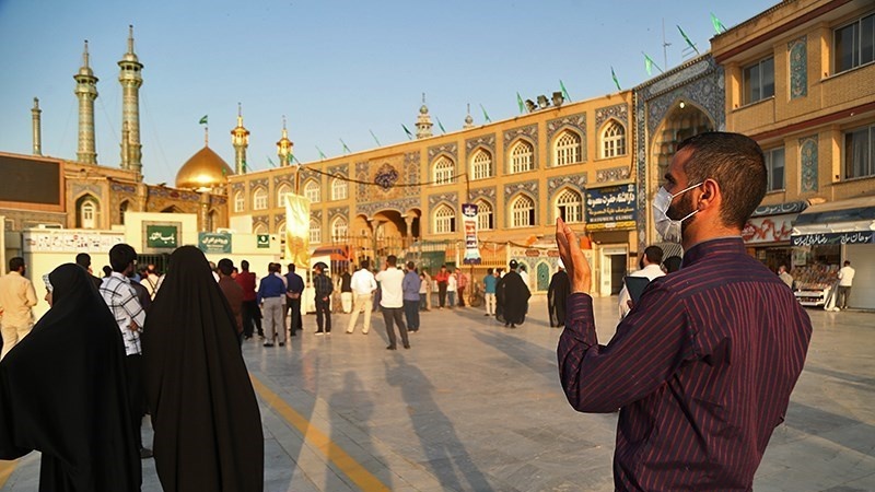 Hz. İmam Rıza (S) ve Hz. Masume (SA)'ın pak türbesinin kapıları ziyaretçilere açıldı