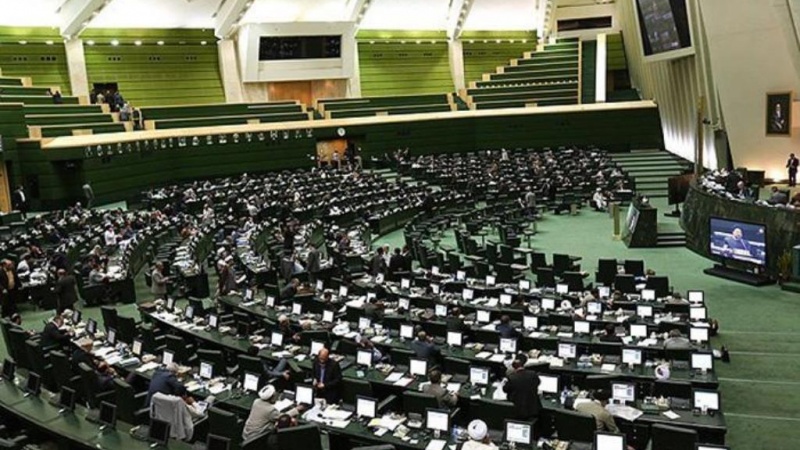 Iran, si apre l’11esimo Parlamento della Repubblica islamica