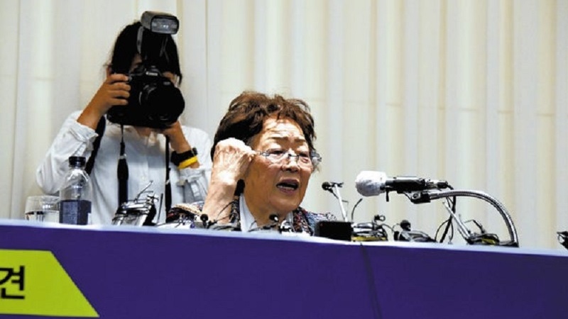 韓国で元慰安婦女性が１人死去、　存命１７人に