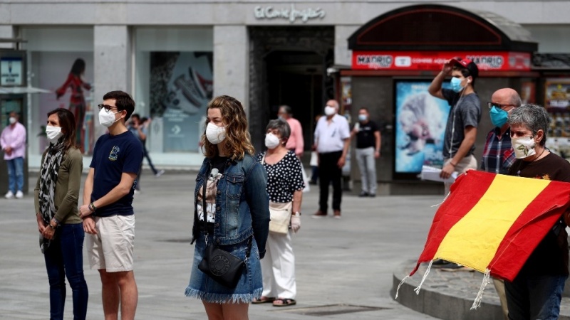 スペインで10日間の服喪　新型コロナ犠牲者を追悼