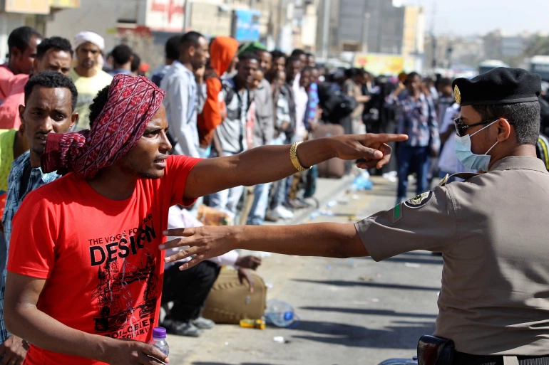 العمال الإثيوبيون في السعودية يلجأون الى الكهوف هروبا من السلطات