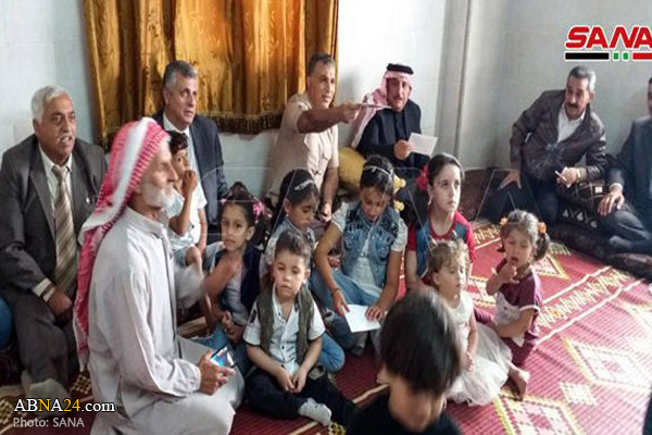 Tens of Syrian displaced families return homes in Khan Sheikhoun