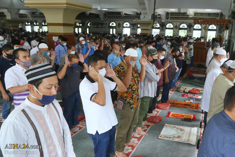 Indonesian mosques open for first time since March