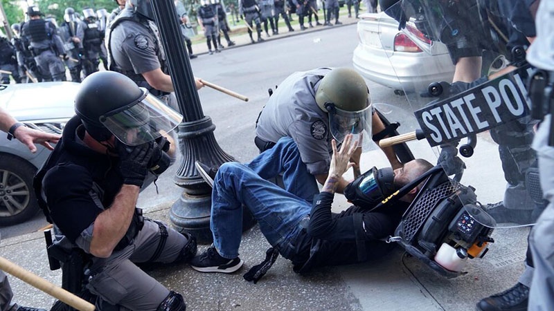 Аналитики ЦРУ: Недавние протесты являются признаком распада США