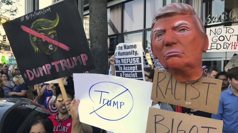 Трамп: CNN провоцирует протестующих. Благодарю секретную службу