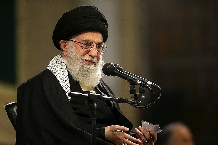 قائد الثورة يشيد بالحركة الجهادية لطواقم ناقلات الوقود التي ذهبت الى فنزويلا 