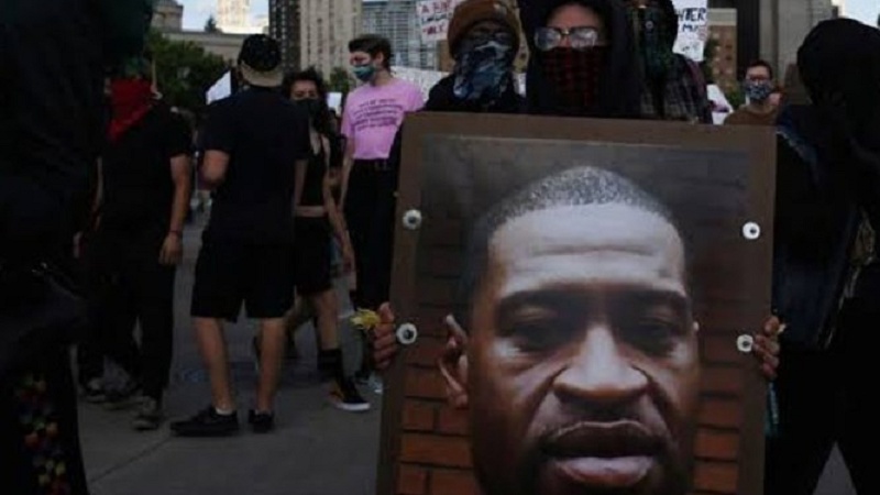  香港市民在美领馆前抗议