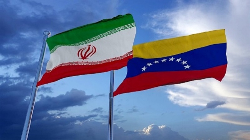イランの人道支援物資を乗せた飛行機が、ベネズエラに到着