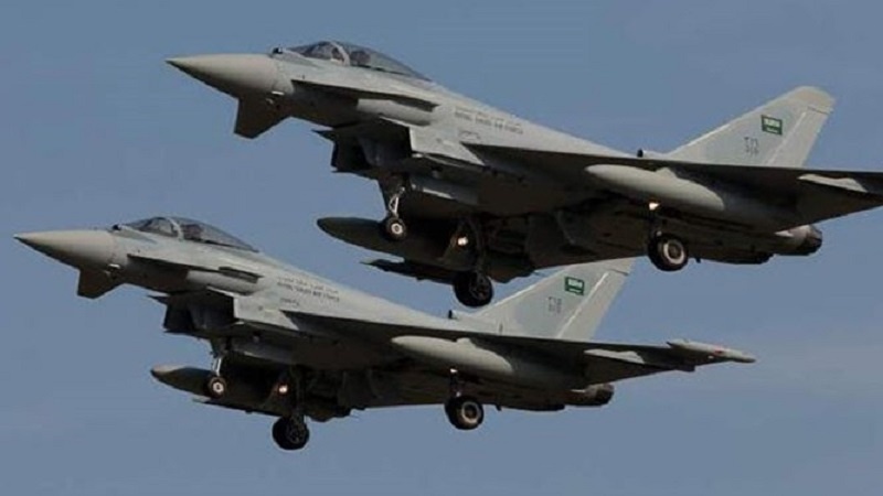 サウジ軍の戦闘機が、イエメンの首都サナアを空爆