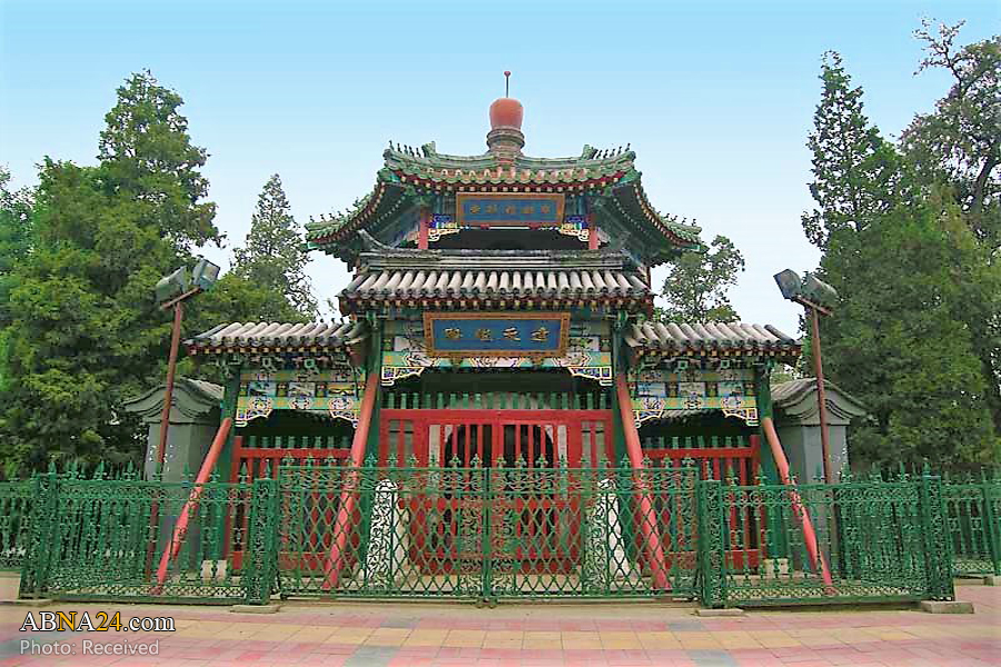 Beijing mosque reopens to worshippers