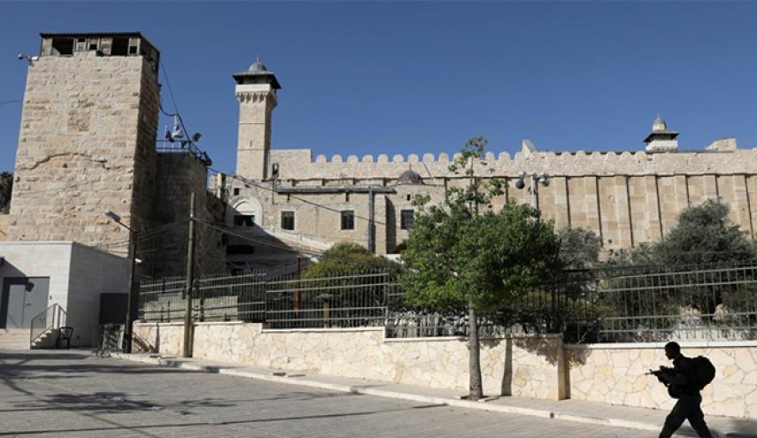 الاحتلال الإسرائيلي يحاول السيطرة على المنطقة الشمالية للمسجد الإبراهيمي لتهويده بالكامل