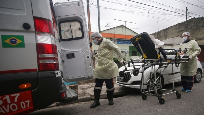 Коронавирус и эксгумация мертвых в Бразилии