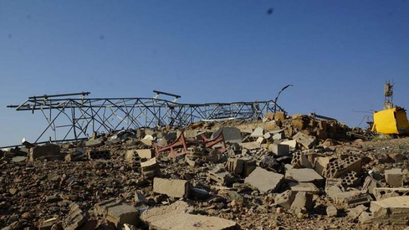 طيران العدوان يدمر شبكة اتصالات بصنعاء 