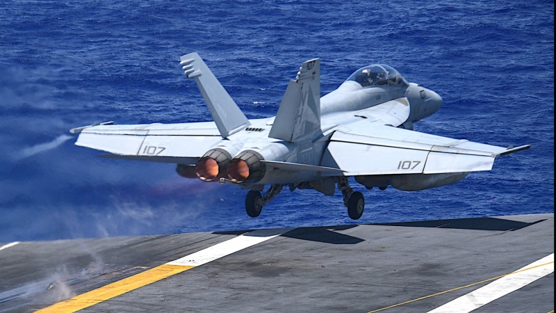 アメリカのＦ１８戦闘機がフィリピン海で墜落