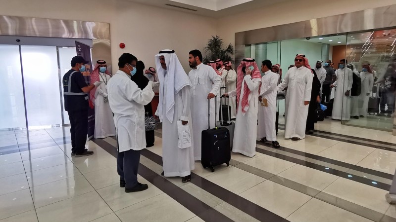 سعودی عرب کا کورونا عروج پر ہونے کے باوجود لاک ڈاون ختم کرنے کا اعلان