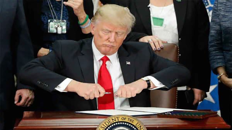 Опрос: Трамп сеет раздор в США
