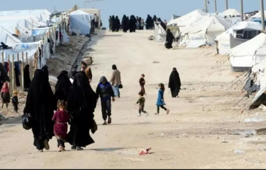 فرنسا ترحل 10 من أطفال مسلحي "داعش" الفرنسيين الذين قاتلوا في سوريا