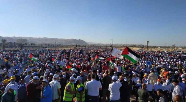 برغم اعتداءات الاحتلال يصل فلسطينيون لغور الأردن رفضاً لقرار الضم