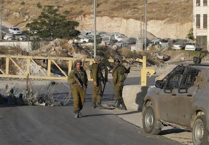 شهيد فلسطيني برصاص العدو الاسرائيلي قرب حاجز صهيوني بالقدس المحتلة