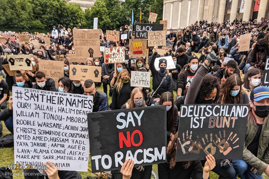 Hundreds march in Berlin against racism