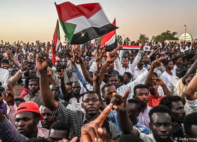 السلطات السودانية تغلق شوارع الخرطوم تحسبا لمظاهرة مليونية يوم 30 يونيو