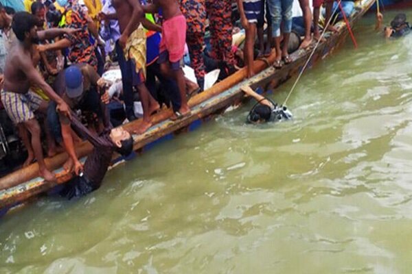 Bangladeş’te feribot battı: 30 ölü