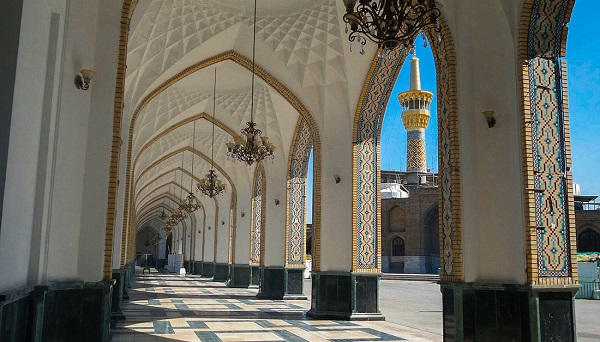 العقود الاسلامية تأصيل للقيم الجمالية السامية