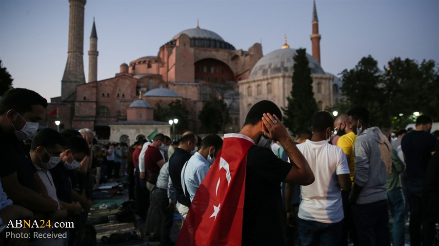 Photos: Praying in front of Hagia Sophia in Istanbul after turning it into a mosque