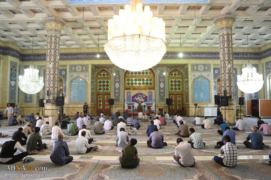 Photos: Al-Nudba supplication recitation ceremony at Jamkaran mosque