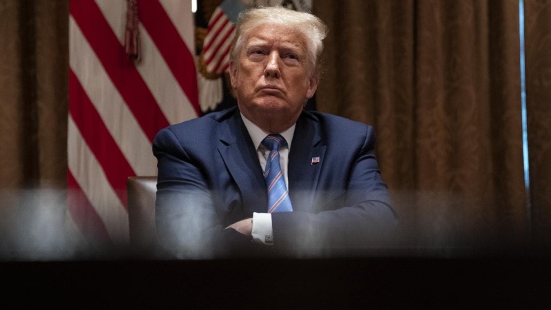 トランプ大統領、学校再開へ圧力強める　税制優遇措置の再審査も言及