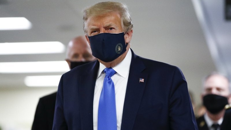 米大統領も遂にマスク着用