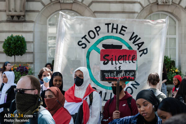 Photos: Protestors gather in front of Saudi embassy in London in solidarity with Yemenis