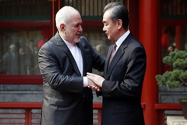 هاوکاری ئێران و چین گەمارۆکانی ئەمریکا سڕ دەکات