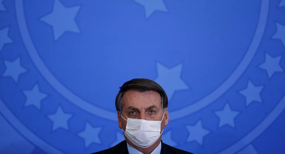 Bolsonaro diz que novo exame de COVID-19 deu positivo