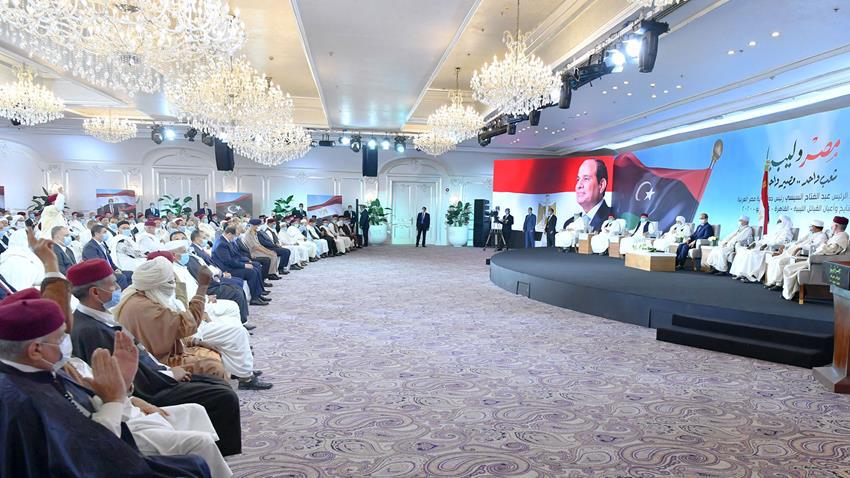 رئيس مشايخ وقبائل ليبيا يطلب من الجيش المصري التدخل العسكري لتحرير كامل الأراضي الليبية