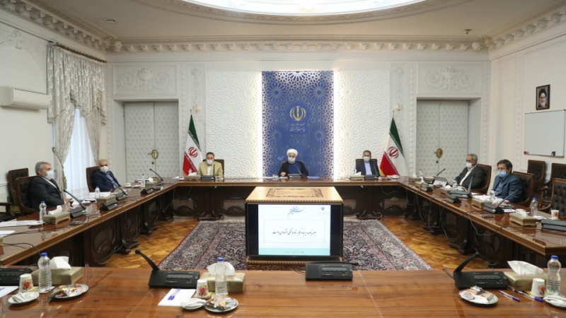 イラン大統領「国内の可能性により諸問題を解決」