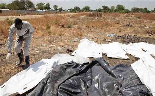 العثور على رفات 28 ضابطا سودانيا نفذوا محاولة انقلاب ضد "عمر البشير"