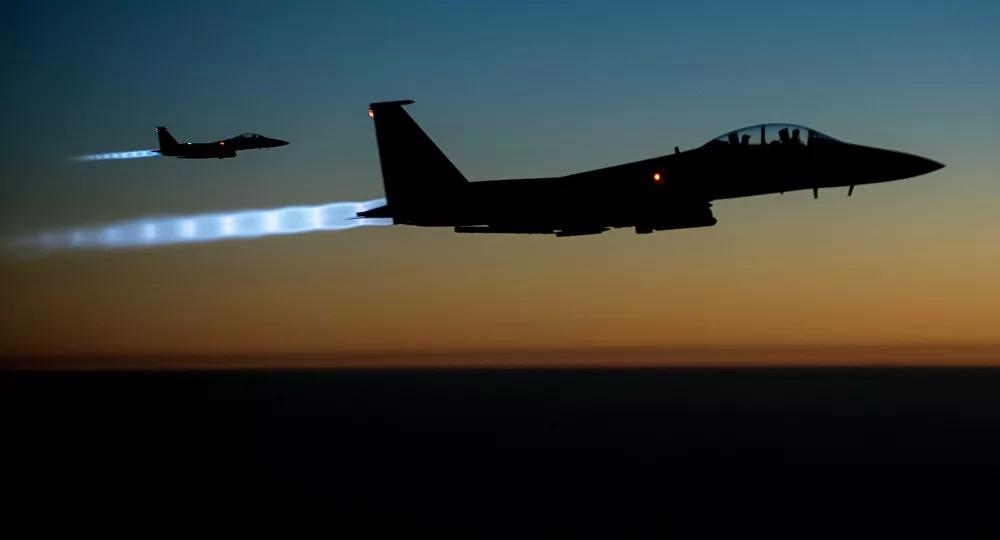 Caça F-15E Strike Eagle da Força Aérea norte-americanaIrã qualifica como 'ato de terrorismo' escolta de avião de passageiros pelos EUA