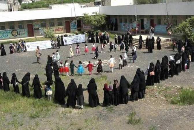  وقفتان نسائيتان في الظهار ويريم بإب احتجاجا على جرائم العدوان