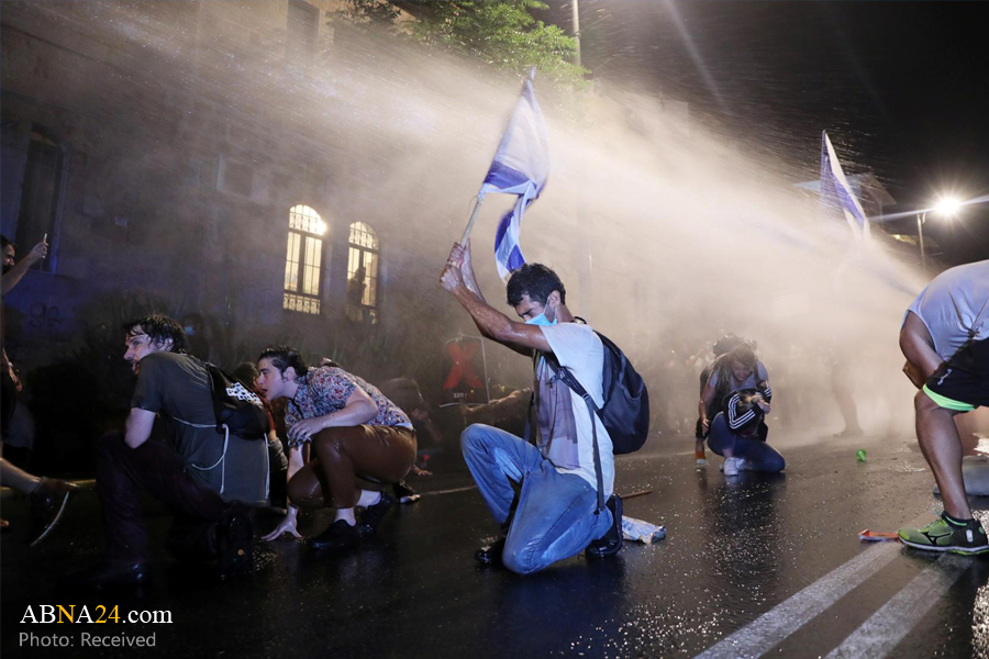 Thousands of Israelis hold protest rally outside Netanyahu's residence