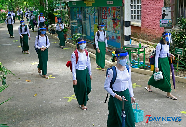 သင္႐ိုးသစ္ ဒသမတန္း (Grade-10) တြင္ ေ႐ြးခ်ယ္ထားသည့္ ဘာသာတြဲကို ေက်ာင္းဖြင့္ၿပီး တစ္လအတြင္း ေျပာင္းခြင့္ျပဳမည္
