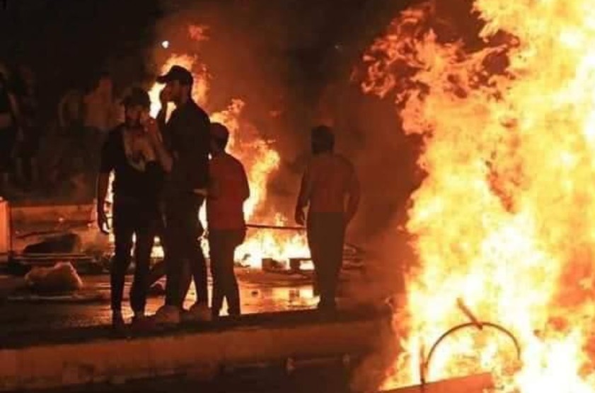 تظاهرات "ليلية" جنوبي العراق ومسؤولين كبار سيطاح بهم!