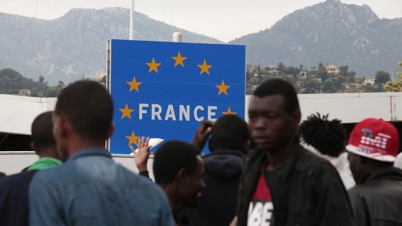 Immigrazione illegale, Francia: pronti ad aiutare Italia