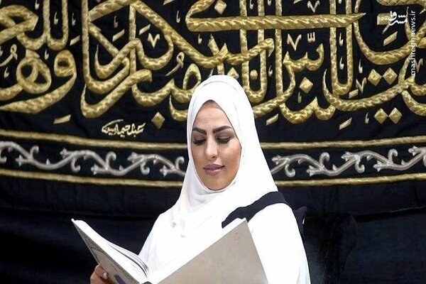 شابة ايرانية تقرر بيع كسوة الكعبة في المزاد لتخصيص ربحها لمساعدة مرضى كورونا