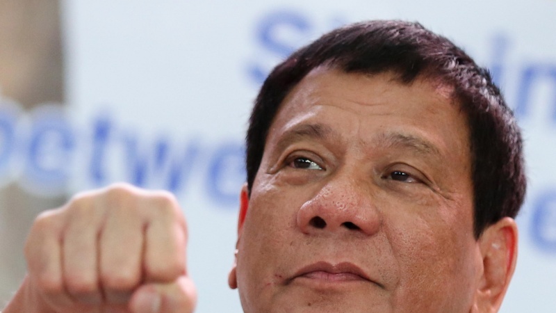 Filippine, medici esortano lockdown. Duterte: resistere ancora un po'