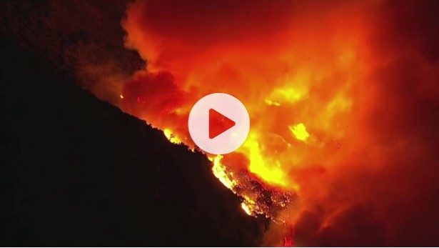 米カリフォルニア州南部で森林火災が発生、住民に避難命令